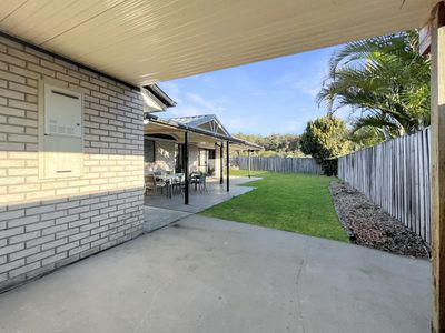 16 Tarrina Crescent, Pacific Pines