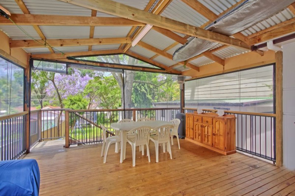 4 Toorak, Erina