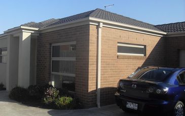 2 / 34 Sing Street, Berwick