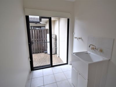 1 / 6 Crosby Avenue, Pacific Pines