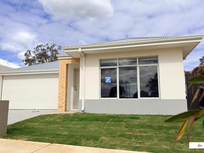 33 Camperdown Way, Lakelands