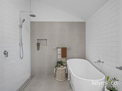 19 Hughes Street, Hermit Park