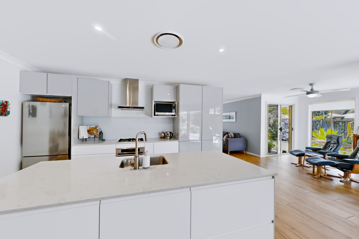1 Feathertail Court, Tewantin