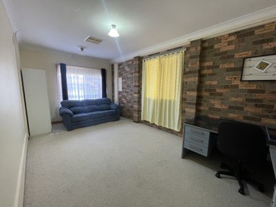 8A Murrayfield Drive, Dubbo