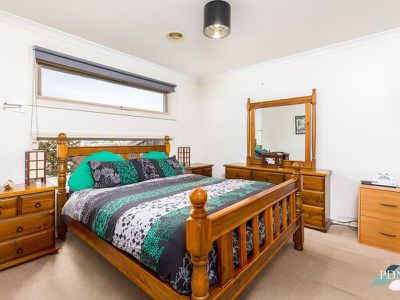 2 / 16 Officer Court, Werribee