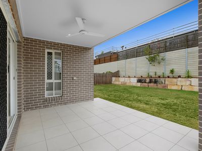 4 Falcon Circuit, Springfield Lakes