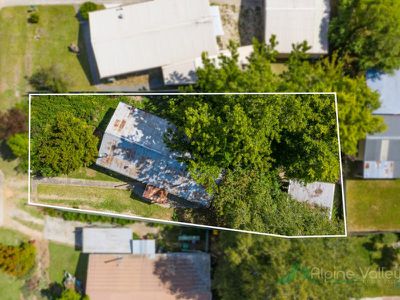 17 Freeburgh Avenue, Mount Beauty