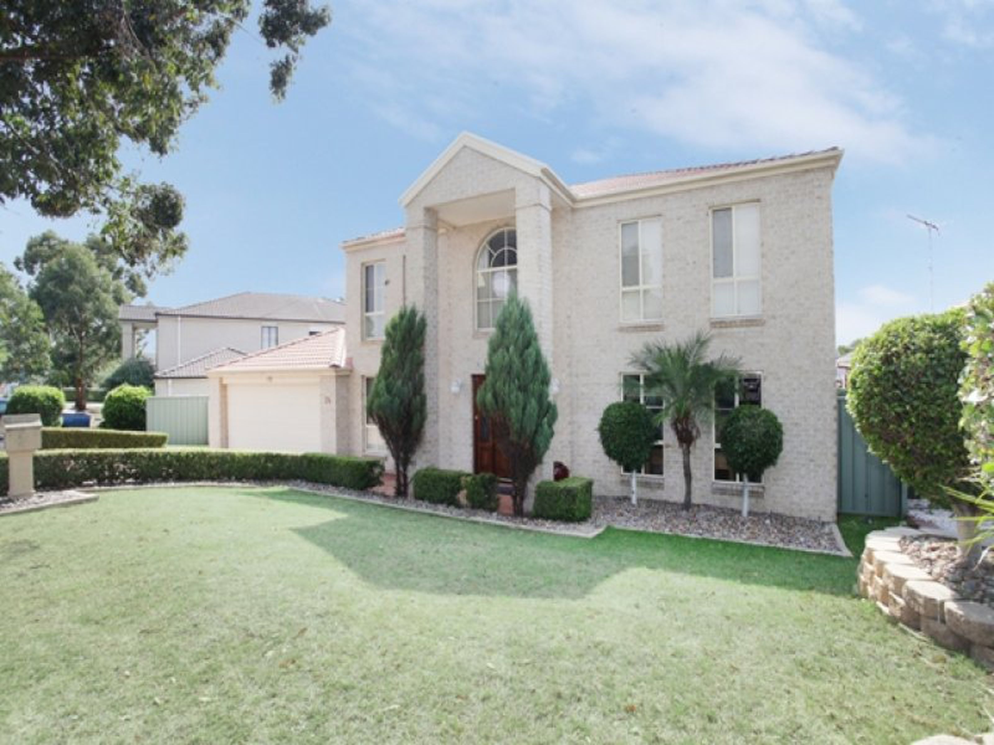 24 St Andrews Drive, GLENMORE PARK