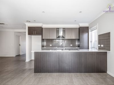 4 Yaleri Rise, Werribee