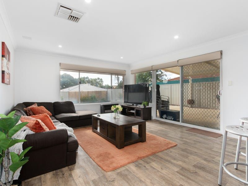 18 Bushlark Rise, Canning Vale