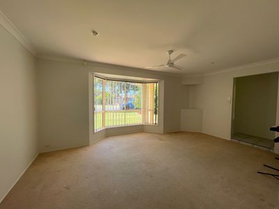 58 Bowerbird Avenue, Eli Waters