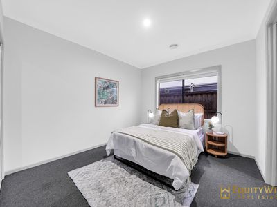 3 Farmingdale Street, Manor Lakes