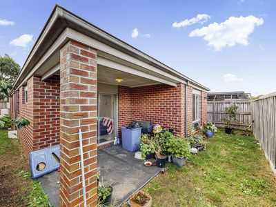 10 Armidale Drive, Pakenham