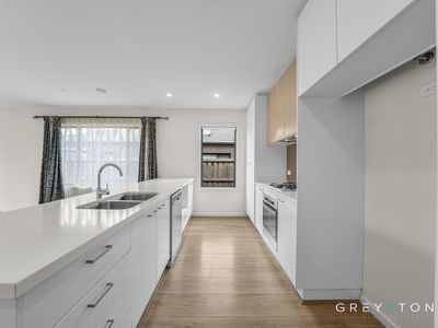 48 Galveston Avenue, Fraser Rise