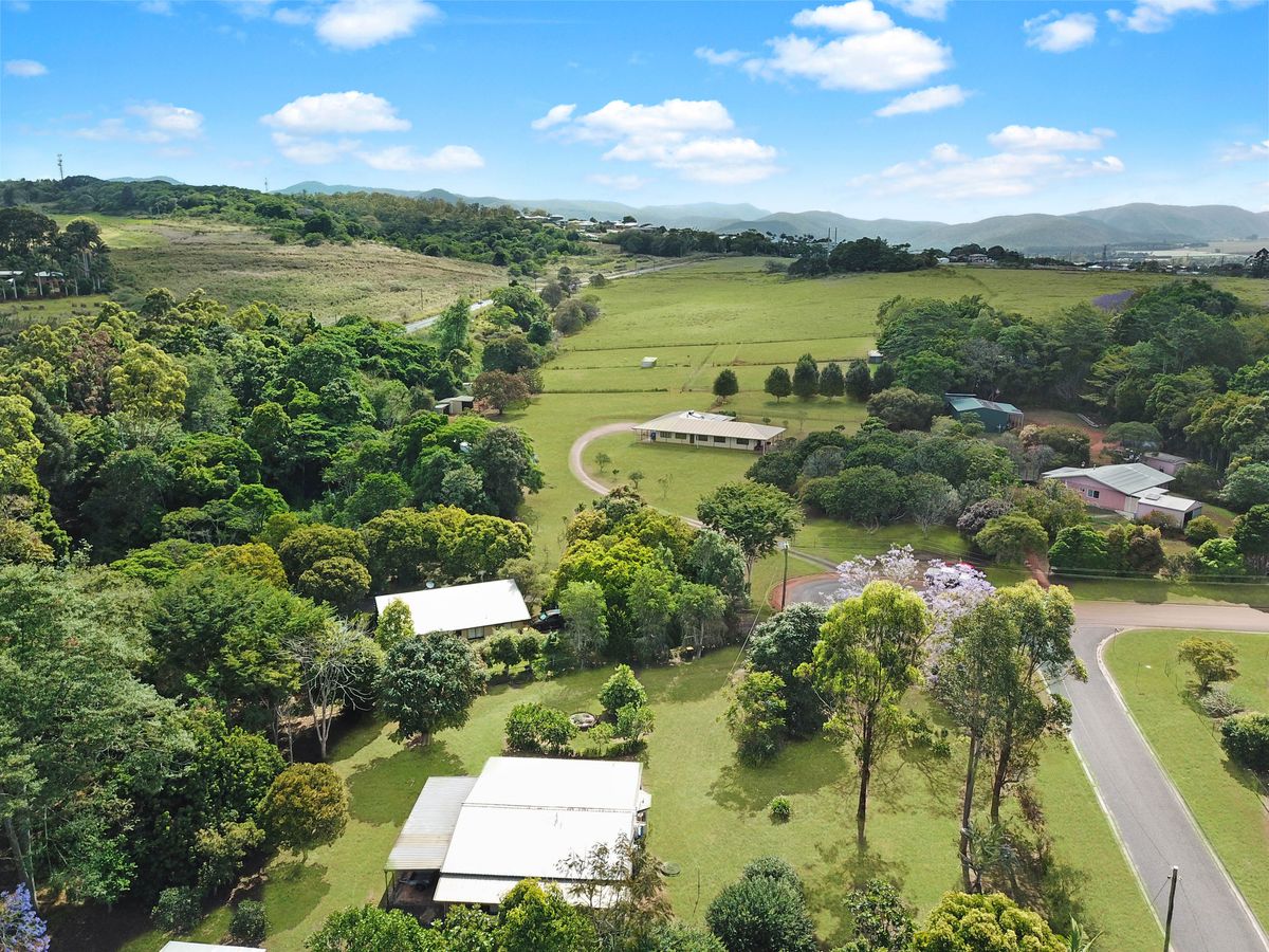 13 Panoramic Drive, Atherton
