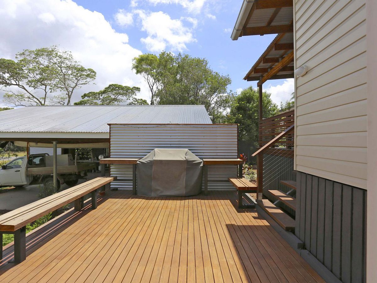 9 Downing Street, Malanda