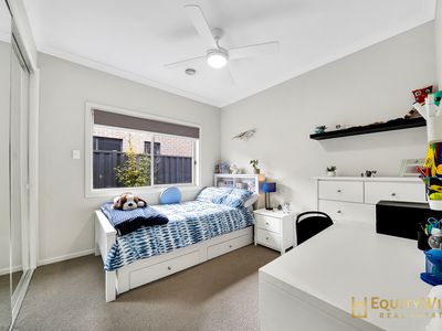 18 Eltham Parade, Wyndham Vale