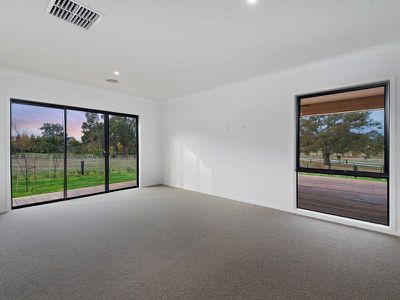 5 Stockmans Drive, Mansfield