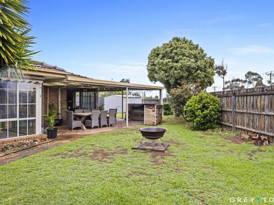 6 Helen Court, Melton West