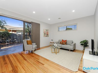 3 / 4 Strachan Street, Oak Park