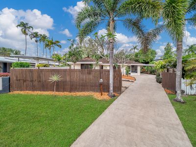 5 Saffron Close, Holloways Beach