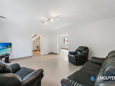 2 Drummoyne Crescent, St Johns Park