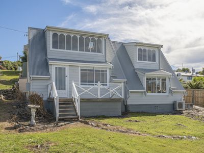 144 Kingfish Beach Road, Southport