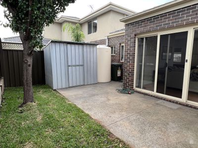 2/19 Plumpton Avenue, Craigieburn