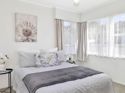 33A Saint Edmund Crescent, Tawa