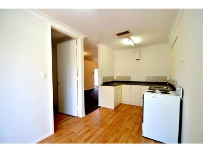 10 Levine Court, Thornlie