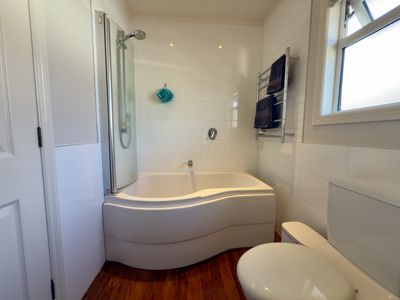 84 Parr Terrace, Castor Bay