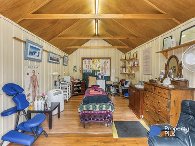 28 Calder Highway, Wedderburn