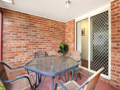 2 / 51 Waples Road, Unanderra