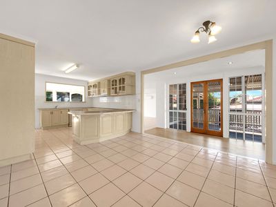 6  Russ Street, Sun Valley