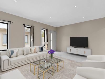 2 / 17 Hampton Drive, Hampton Park