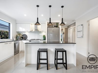 47 Centenary Boulevard, Officer South