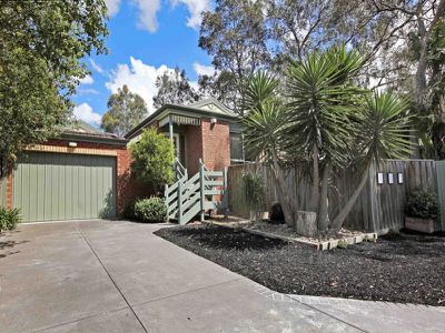 2 / 119 Karingal Drive, Briar Hill