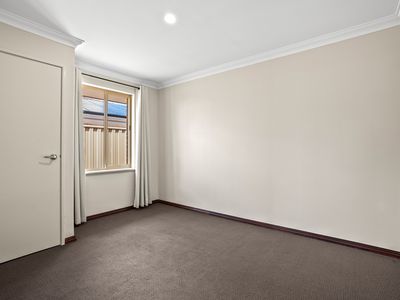 16 Frigate Close, Waikiki