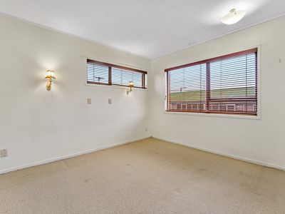 2/3 Omana Road, Milford