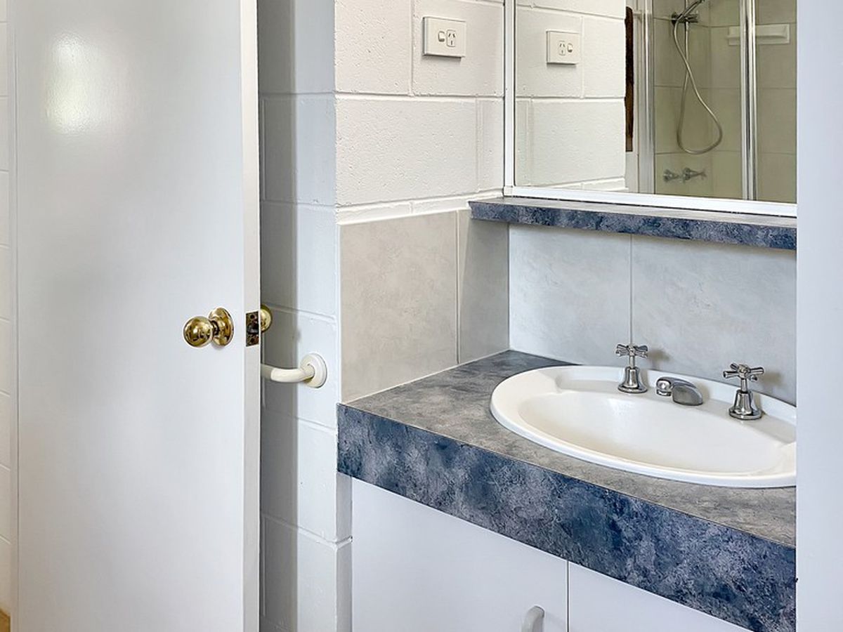 31 Danzer Drive, Atherton