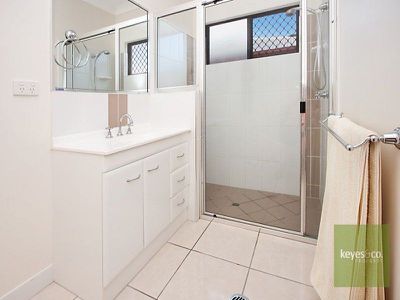 13 Kroymans Drive, Mount Louisa