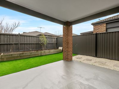 33 Burford Way, Cranbourne North