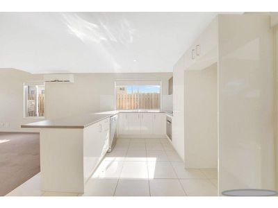 3 / 1 Collins Lane, Kin Kora