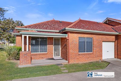 1 / 4 Cowper Close, Tamworth