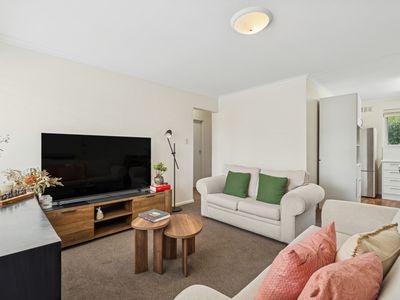 8 / 15 Simpson Street, Northcote