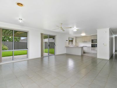 14 Langholme Court, Sale