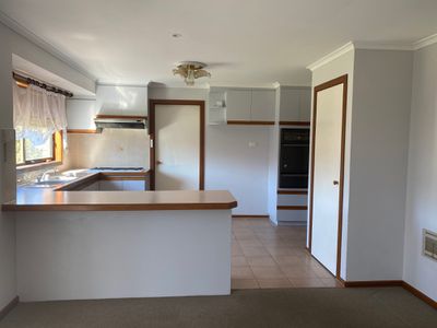4 Retreat Place, Werribee