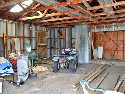 15 Sinclair Avenue, Nightcaps