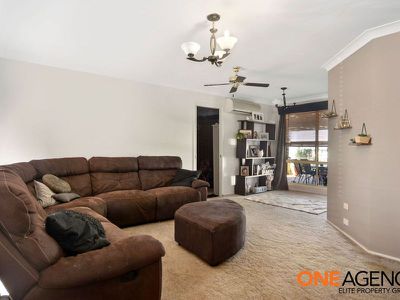 3 Pella Crescent, Worrigee