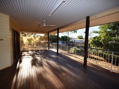 151 Kingfisher Street, Longreach